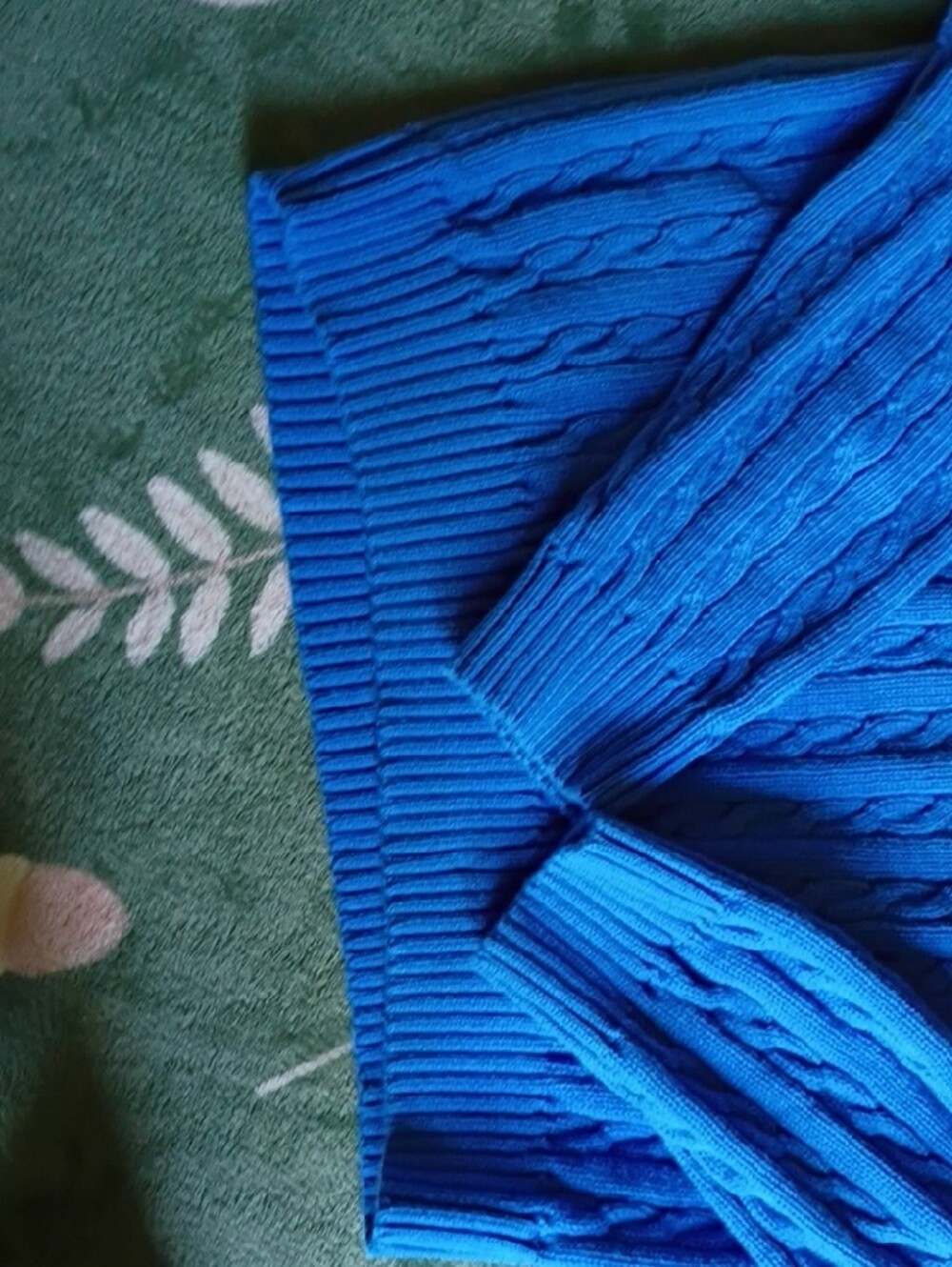 Ralph Lauren Bright Blue Cable Knit Crewneck Sweater - Picture 4 of 6